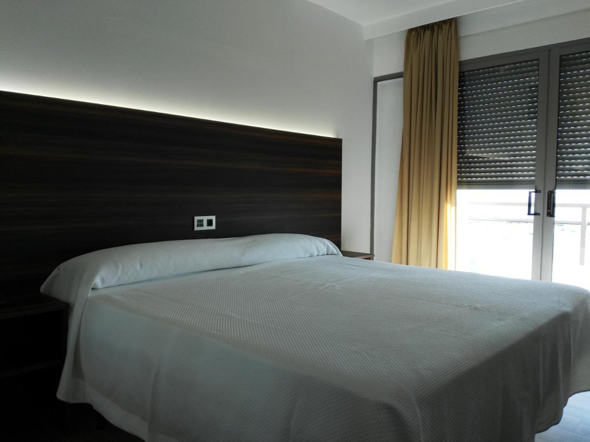 Hotel Ribera Сантьяго-де-ла-Рібера Екстер'єр фото