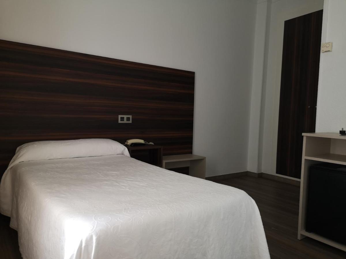 Hotel Ribera Сантьяго-де-ла-Рібера Екстер'єр фото